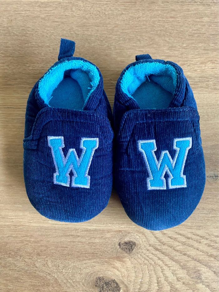 Jolie paire de chausson bleu neuf