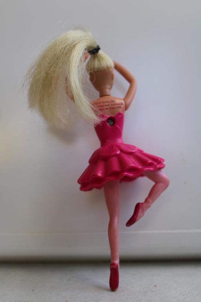 Lot figurines Barbie - photo numéro 9