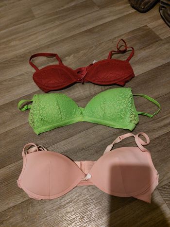 3 soutien gorge taille 85B