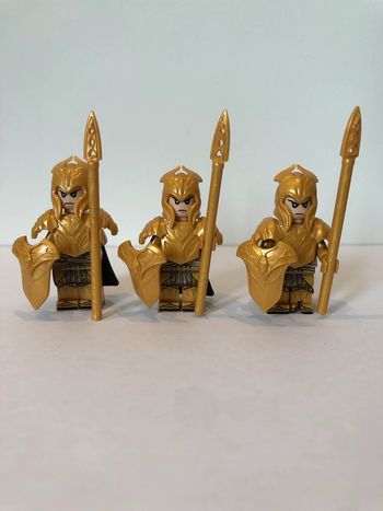 Figurine type lego 3 soldats elfes. le seigneur des anneaux