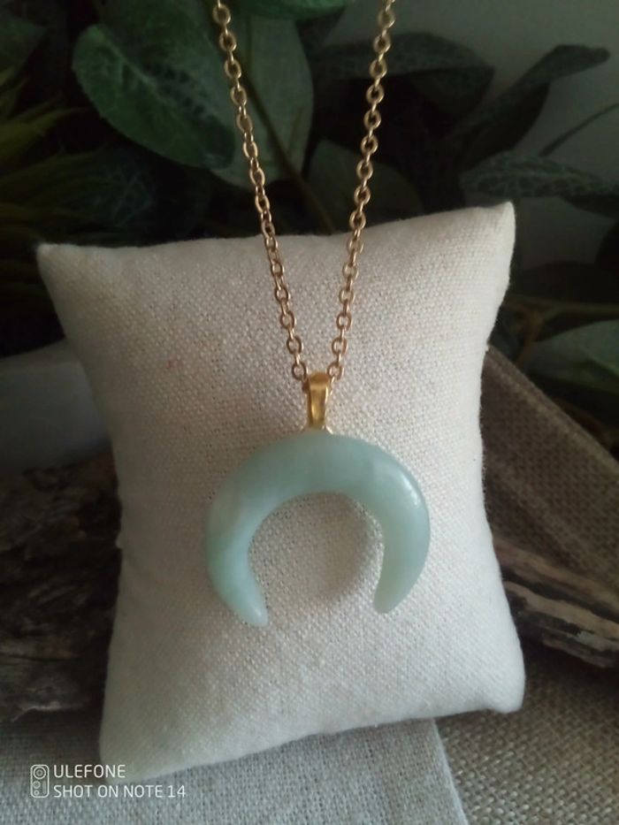 Collier pendentif lune en pierre naturelle d'amazonite - photo numéro 2