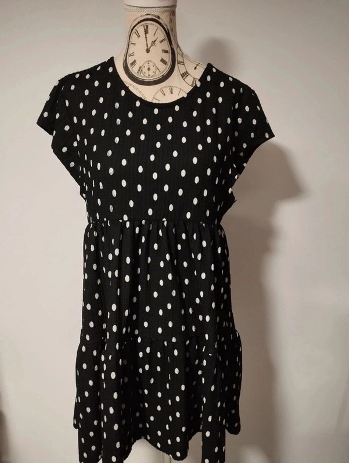 Mini-robe à pois évasée