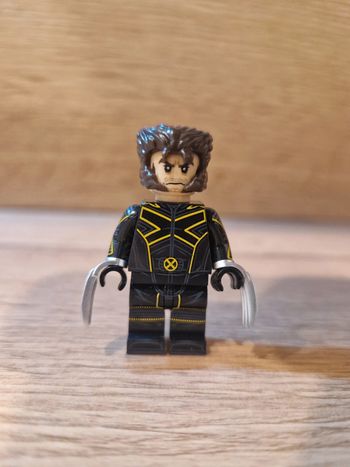 Figurine type lego Wolverine Marvel