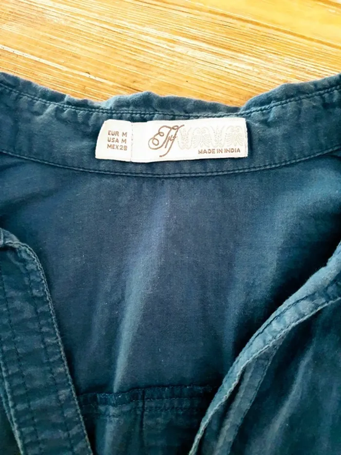 Chemise cintrée, légère. Taille S/M - photo numéro 4