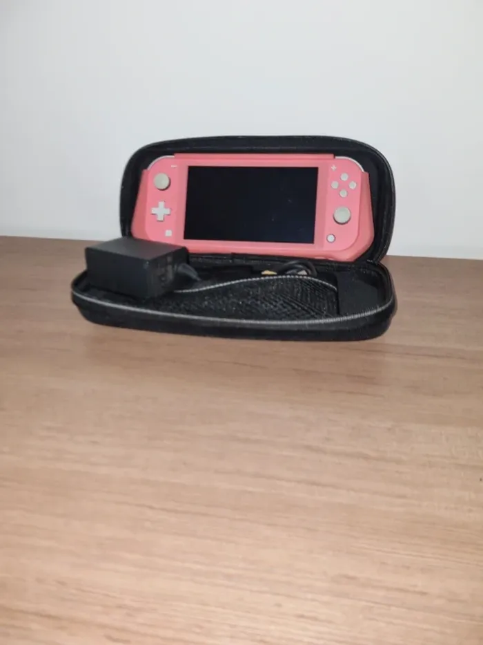 Nintendo Switch Lite + coque
