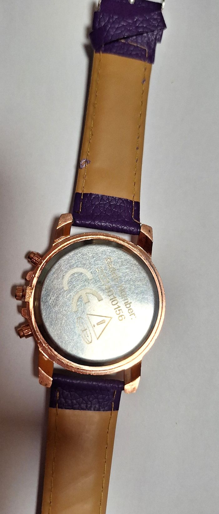 NEUVE ! MONTRE QUARTZ FEMME - VIOLET - photo numéro 3