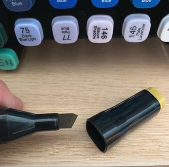 Marqueurs à alcool et rangement neufs - photo numéro 4