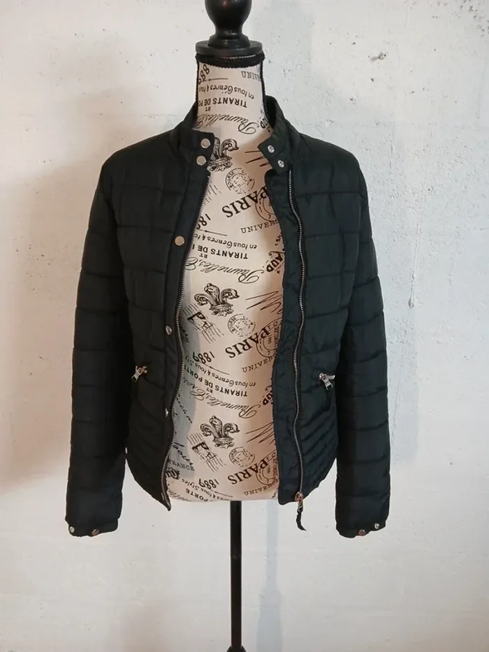 🖤 Blouson mi-saison imperméable Bershka – Taille S – Très bon état - photo numéro 2