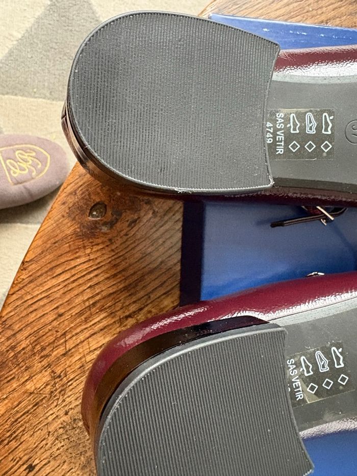 Babies neuve jamais porté - photo numéro 2