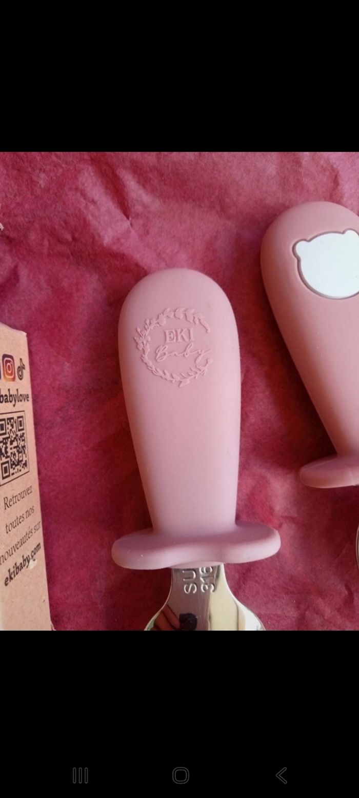Couverts bébé ergonomiques roses – cuillère et fourchette – neufs - photo numéro 2