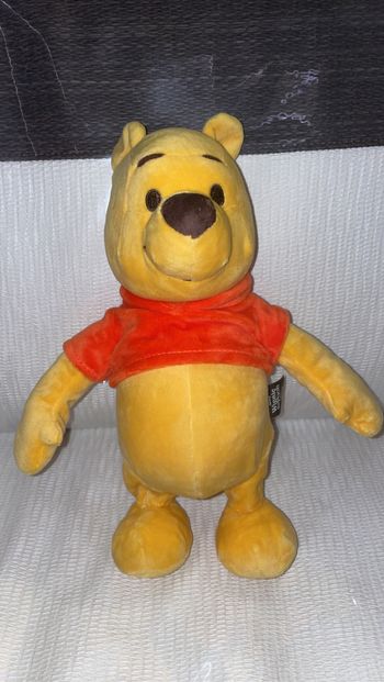 Winnie l’ourson qui marche et parle