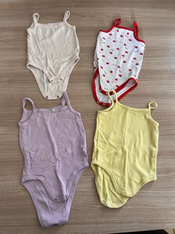 Lot de 4 bodys débardeurs 