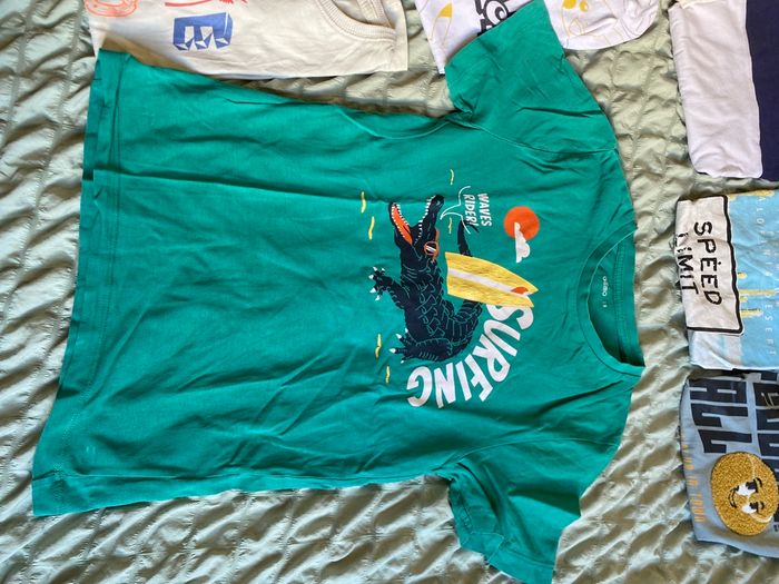 Lot de 10 t-shirt en taille 8 ans plusieurs marques - photo numéro 5