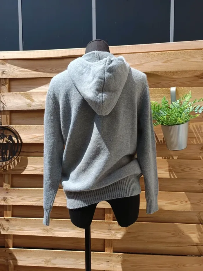 Pull à capuche taille S - photo numéro 4