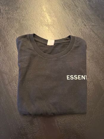 Très hier essentiels noir