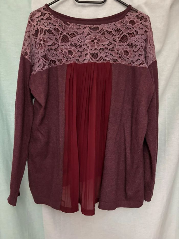 Magnifique pull léger angora avec dentelle et mousseline au dos