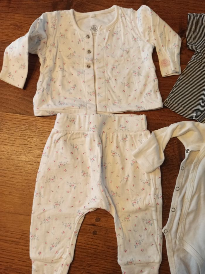 Ensemble Petit Bateau 6 mois - photo numéro 2