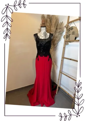 Sublime robe longue cocktail rouge et noir