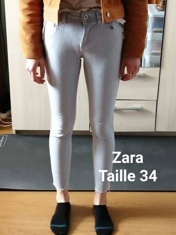 Pantalon à rayures bleues et blanches Zara