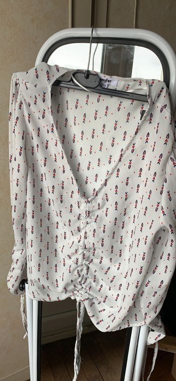 Blouse blanche à motifs