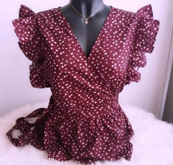 Très jolie haut à pois