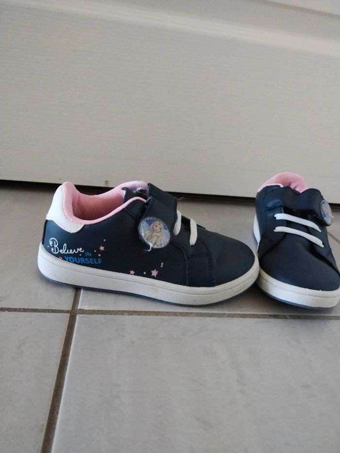 Chaussures la reine des neiges très bon état pointure 28 - photo numéro 3