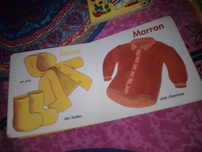 Livre les couleurs - photo numéro 4