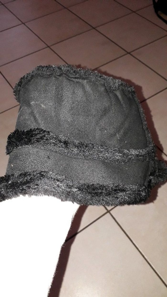 chapeau noir - photo numéro 3