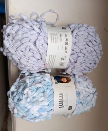 Lot 2 pelotes Pompon Mini