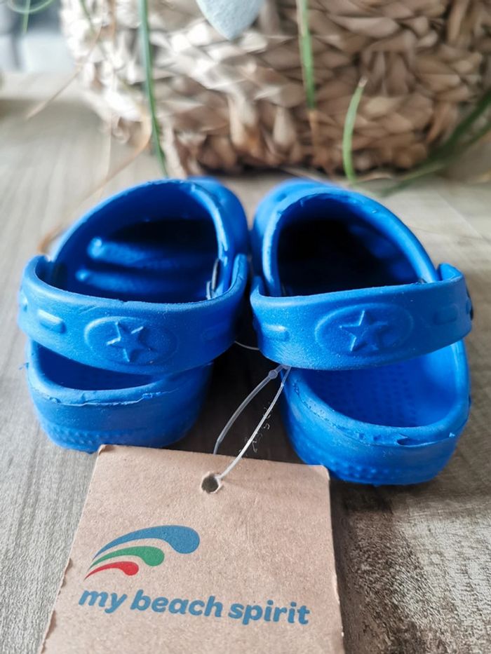 🌺Chaussure type crocs bleu pointure 19 neuf avec étiquette - photo numéro 4