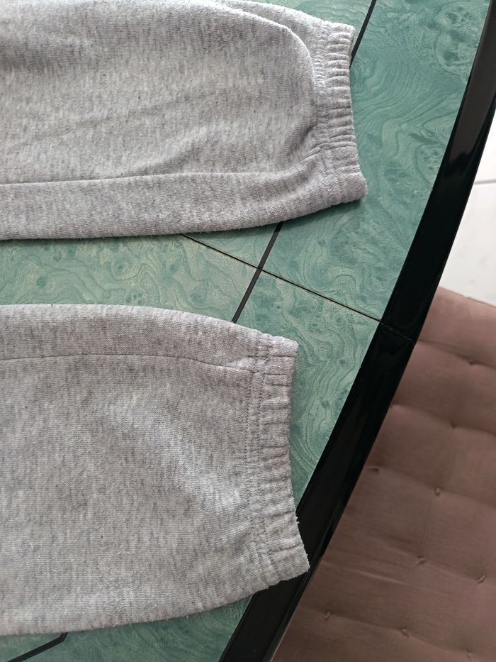 Lot de taille 10 ans avec un bas de jogging et un polo - photo numéro 9