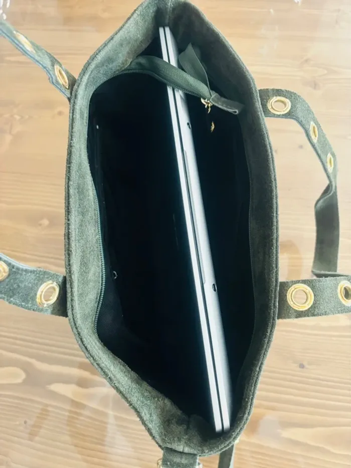 Grand sac vert kaki tout cuir avec œillets dorés et une bandoulière - photo numéro 14