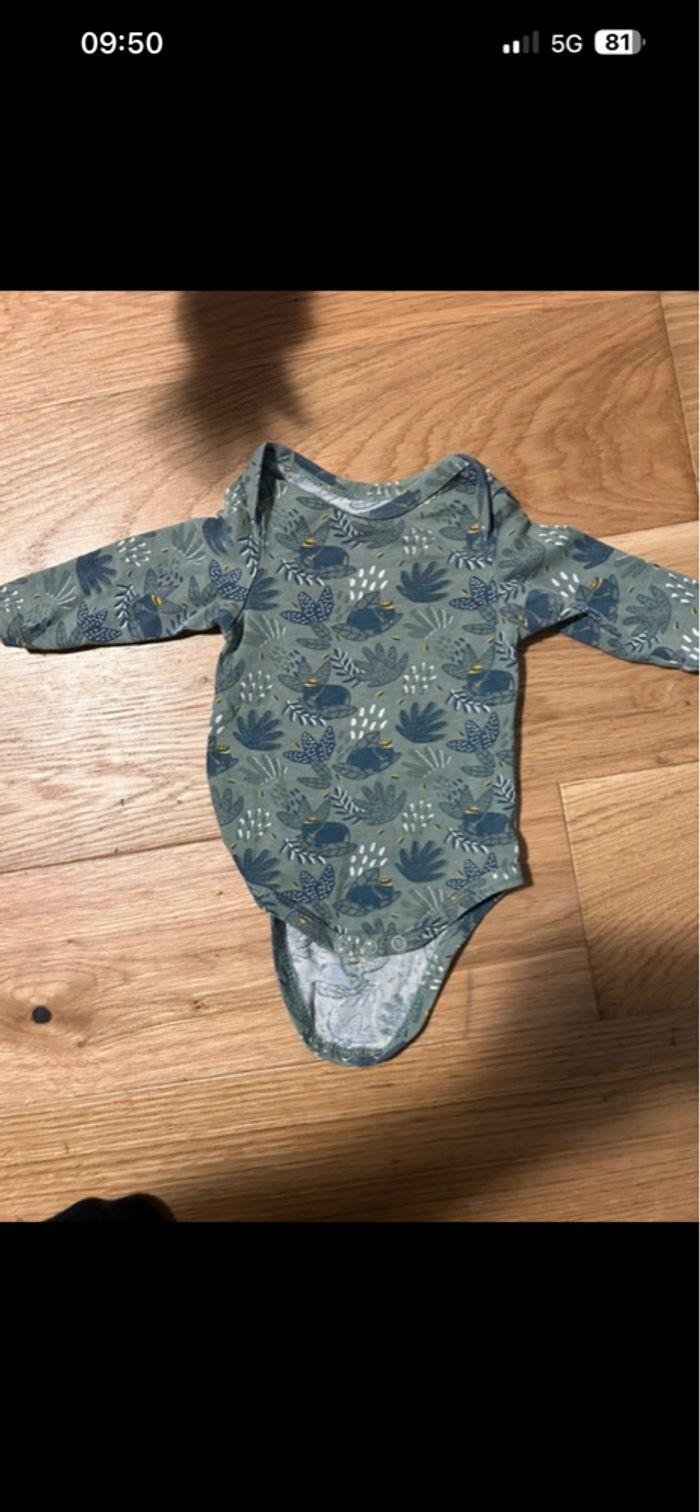 Bodies 1 mois tape à l’œil - photo numéro 2