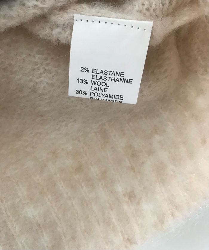 Pull tendance avec Bouton Bijou Doré sur l’Epaule - photo numéro 4