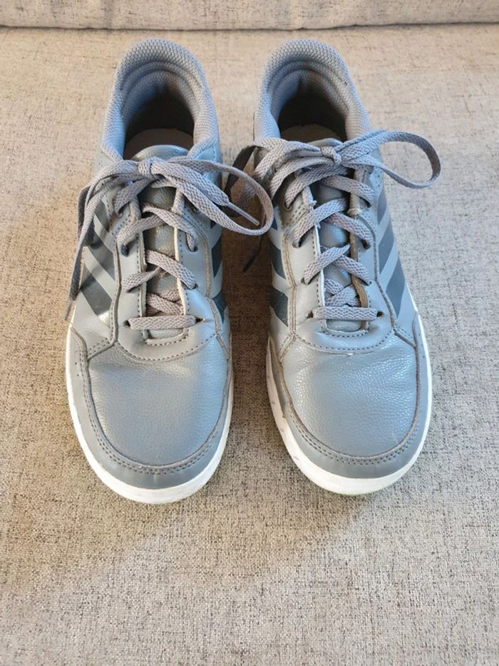 Baskets adidas 38 très bon état - photo numéro 3