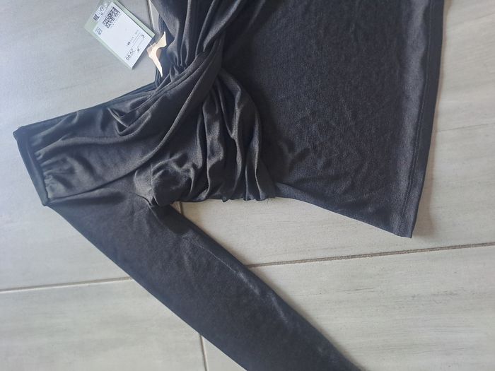 Top Asymétrique noir Neuf H&M Taille M - photo numéro 3