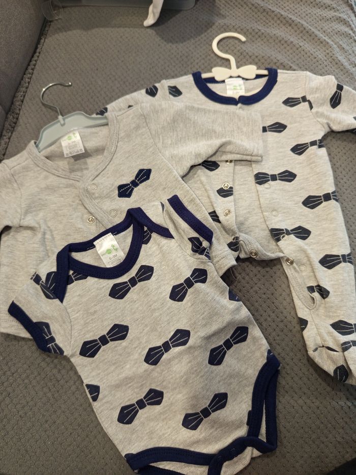 Lots Vêtements de 5 ensembles 0-3 mois - photo numéro 3