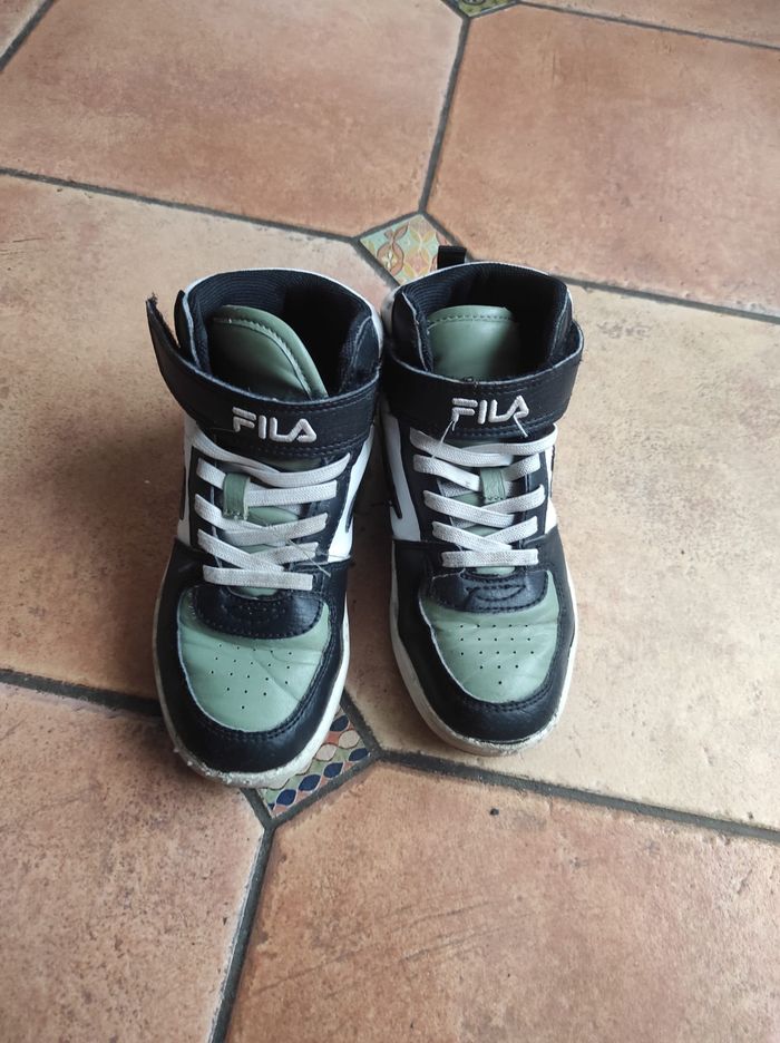 Baskets montantes FILA garçon – noir/vert/blanc – bon état - photo numéro 2