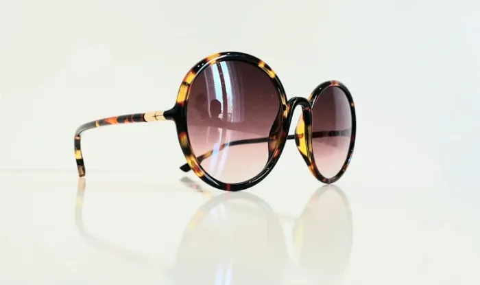 Lunette de soleil femme ronde marron léopard verres dégradés uvprotection catégorie 3