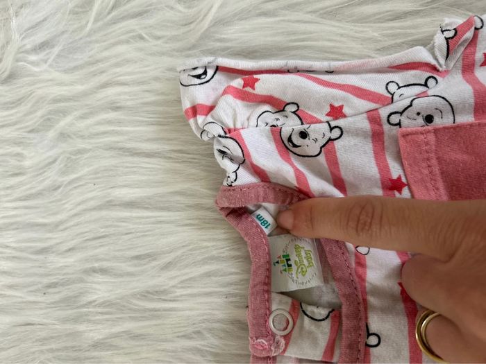 Très belle robe été winnie l’ourson 🥰 taille 18 mois disney - photo numéro 2