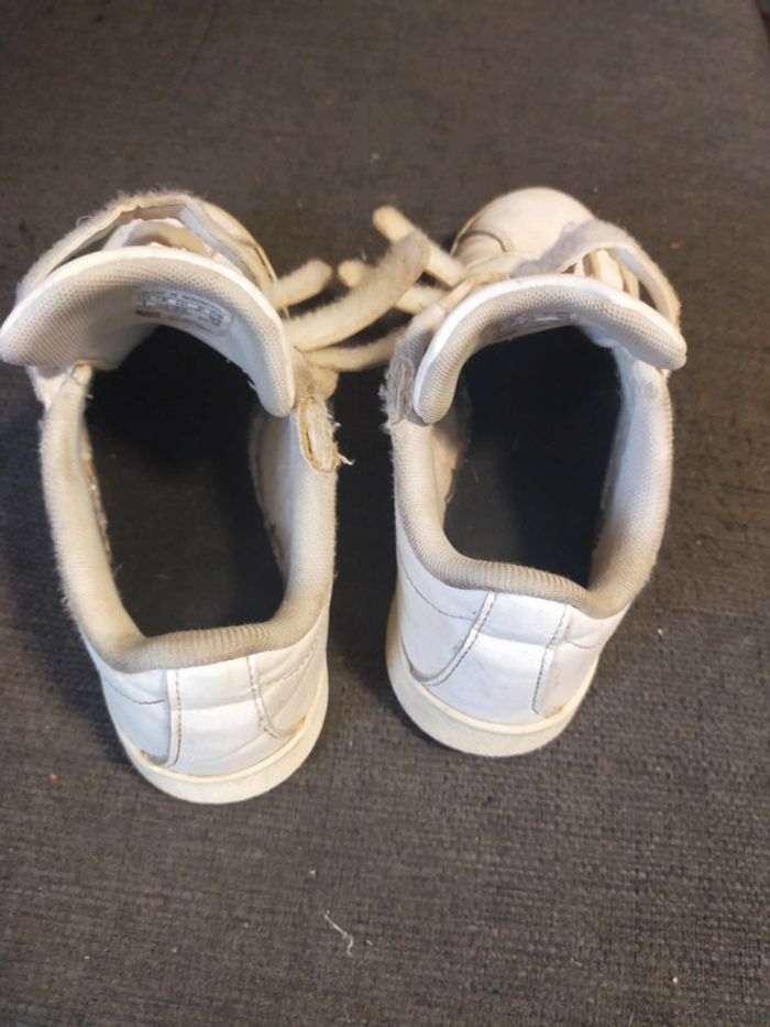Baskets basses blanche a velcros T 32 adidas - photo numéro 8