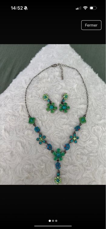 Ensemble collier et boucles d’oreilles