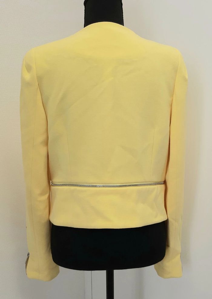 Très jolie veste / blazer courte style jaquette à basque Pimkie - photo numéro 3