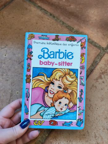 Barbie baby-sitter, Première bibliothèque des enfants