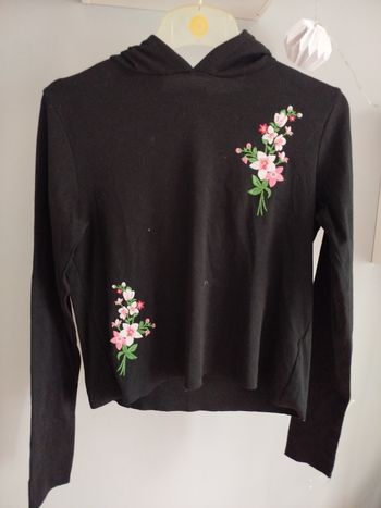 Sweat à capuche noir fleuri taille XS