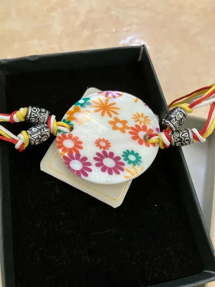 Bracelet coloré Chogan – Neuf, jamais porté - photo numéro 2