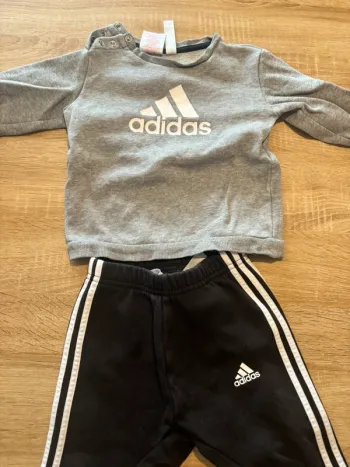 Ensemble adidas 12-18 mois