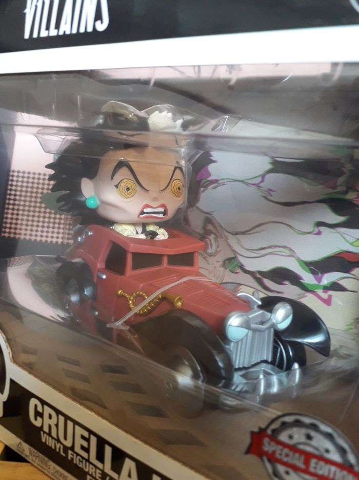 Funko Pop Rides numéro 61
Cruella d'Enfer Cruella de Vil in car 
Les 101 Dalmatiens Villains in car Disney  Special Edition - photo numéro 2
