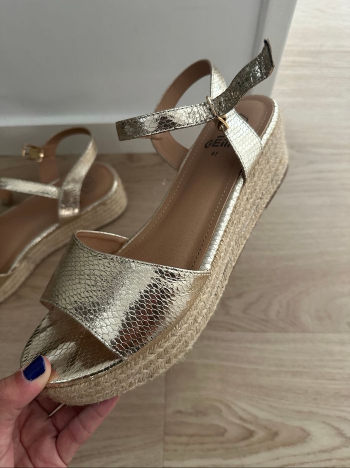 Talons dorés