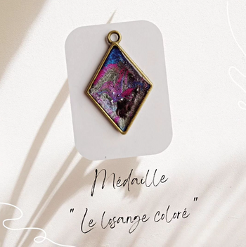 Pendentif "Le losange coloré"